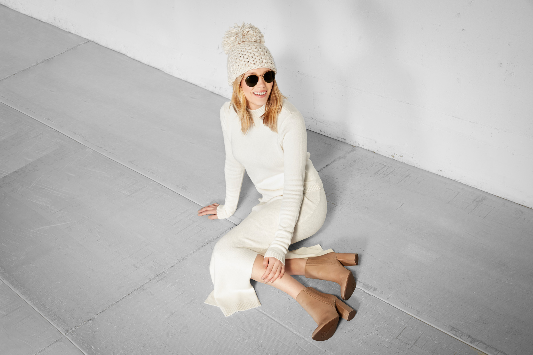 Model_Beanie_Sweater_Skirt_Boots_White_Tan